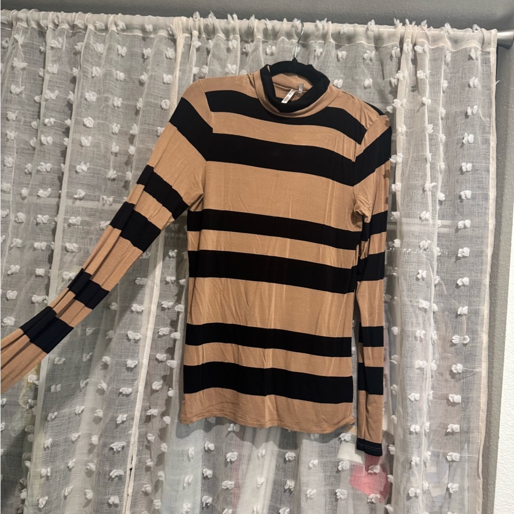 Banana Republic Tan and Black Striped Long Sleeve Top